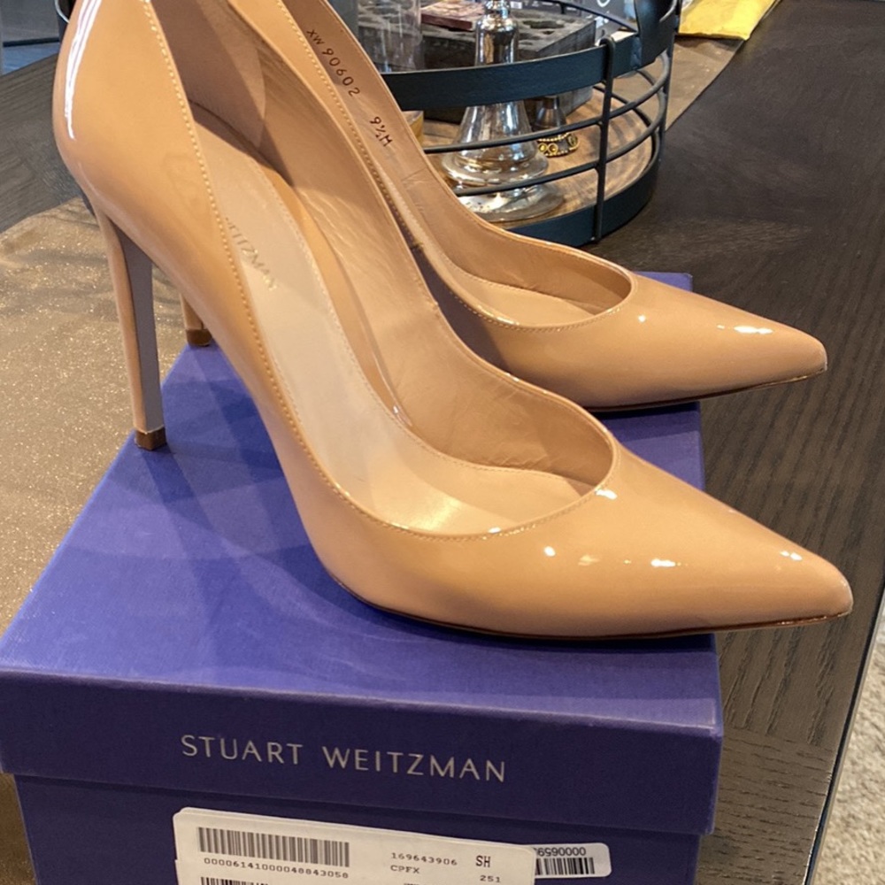 Nude Patent pumps, size 9.5. Run narrow would suggest no bigger than a size 9.